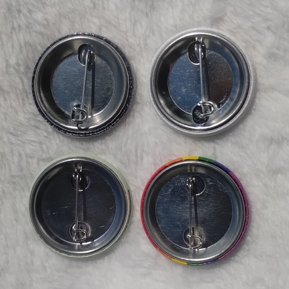 Hot Topic Button Pins Cats - Picture 2 of 2